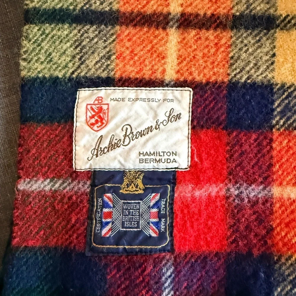Vintage 70’s Archie Brown and Sons 100% wool tartan plaid blanket scarf 48x36 in